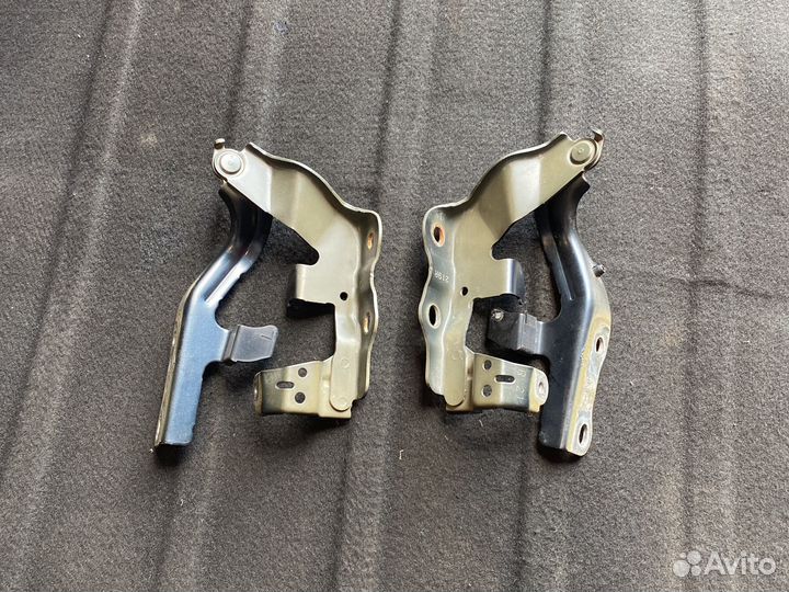 Петли капота Toyota Camry 50