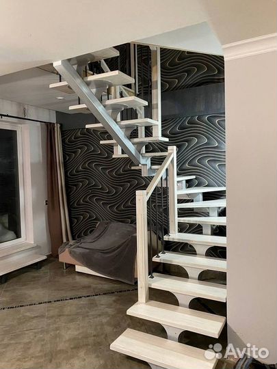 Лестница на второй этаж