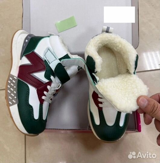 Кроссовки детские