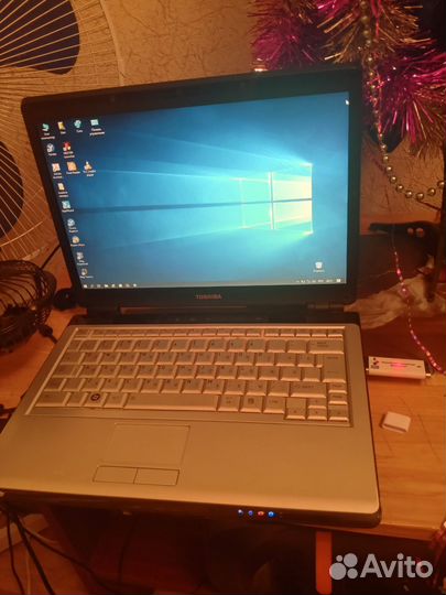 Ноутбук toshiba