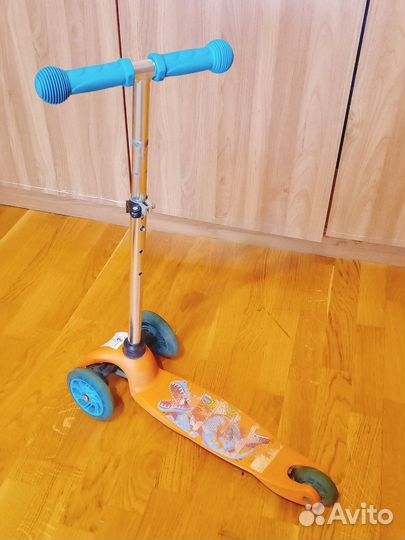 Самокат детский трехколесный