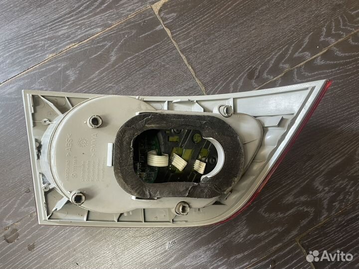 Фонарь задний правый на крыло Phaeton 3D0945096B