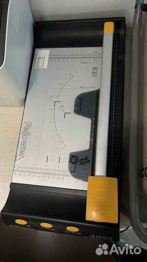 Резак fellowes роликовый для бумаги а4