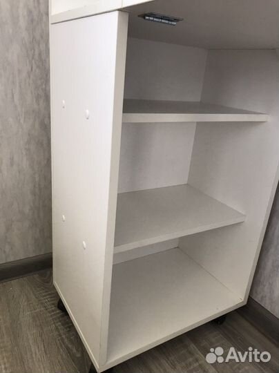 Маникюрный стол складной