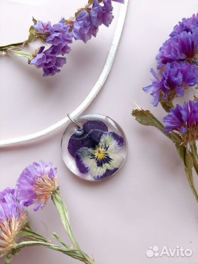 Украшения из эпоксидной смолы на заказ