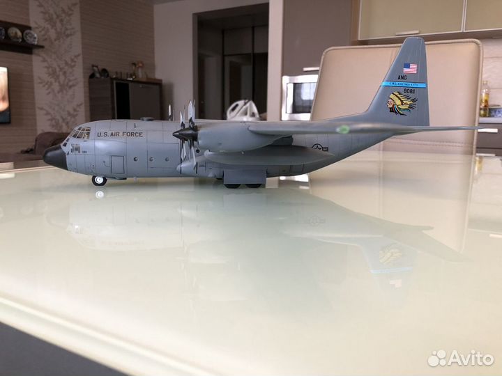 Модель самолета с-130