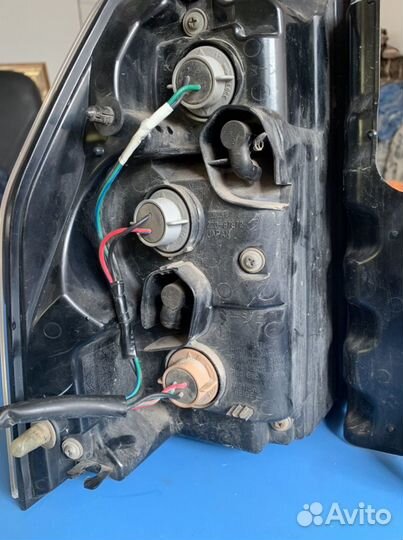 Фонарь задний правый pajero 4 оригинальный