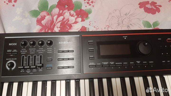 Синтезатор Roland juno-DS61