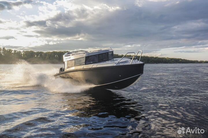 Каютный катер Voyager 960 Cabin