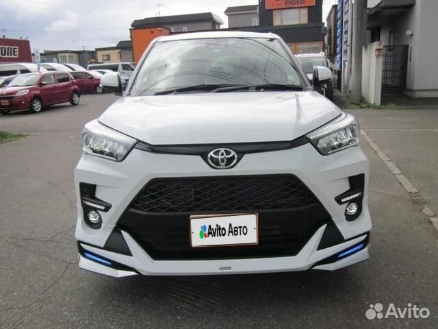 Toyota Raize 1.0 CVT, 2021, 9 000 км