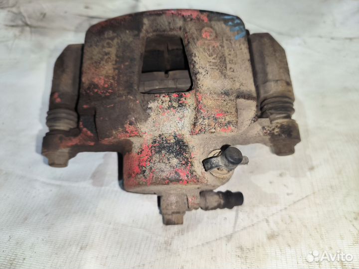 Передний правый суппорт Chevrolet Lacetti