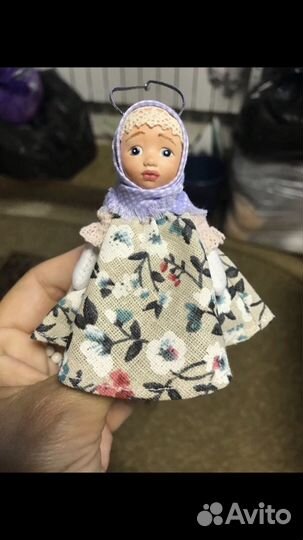 Кукла фарфоровая