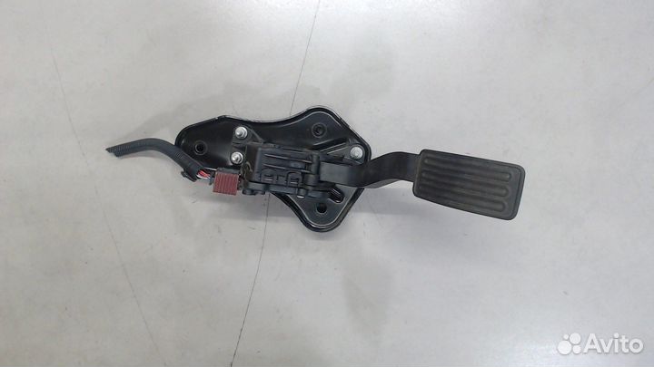 Педаль газа Infiniti QX56, 2011