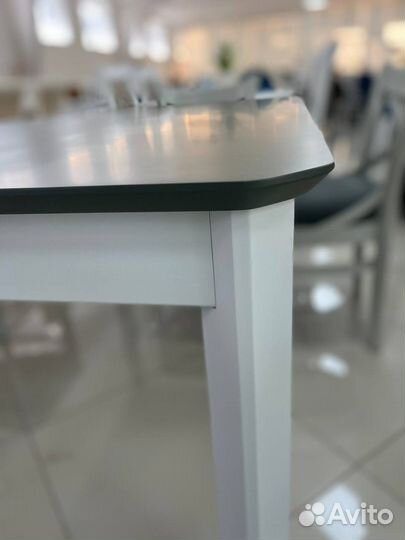 Кухонный стол