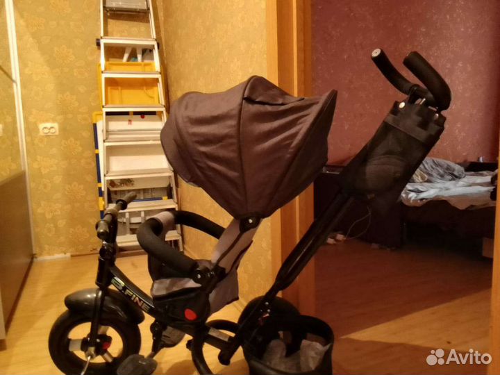 Детский велосипед с ручкой