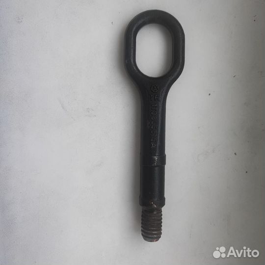 Буксировочный крюк