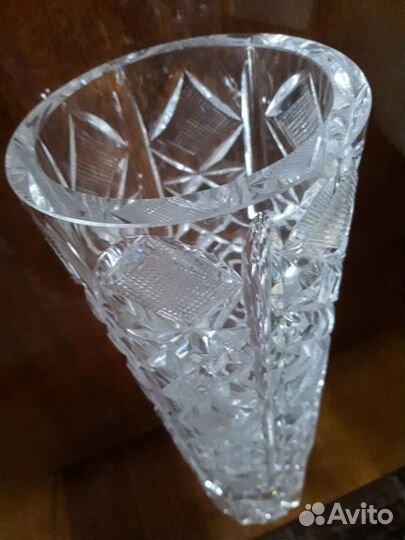 Хрустальная ваза