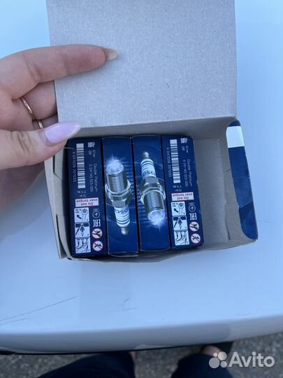 Свечи зажигания 04E905601B