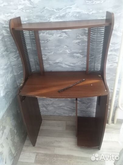 Компьютерный стол
