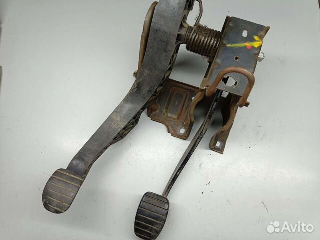 Кронштейн генератора Рено Сандеро 1