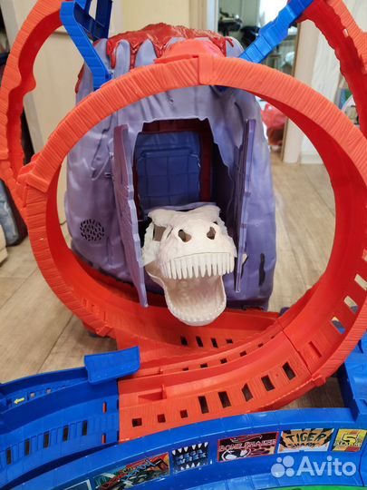 Hot wheels вулкан арена