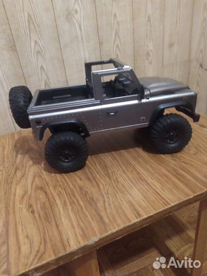 Модель Lend Rover на радиоуправлении