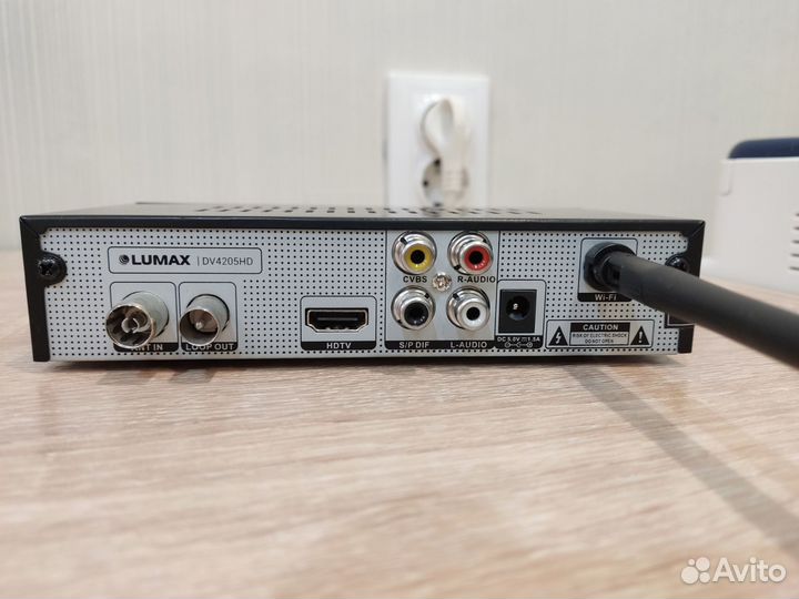 Цифровая тв приставка lumax dv4205hd