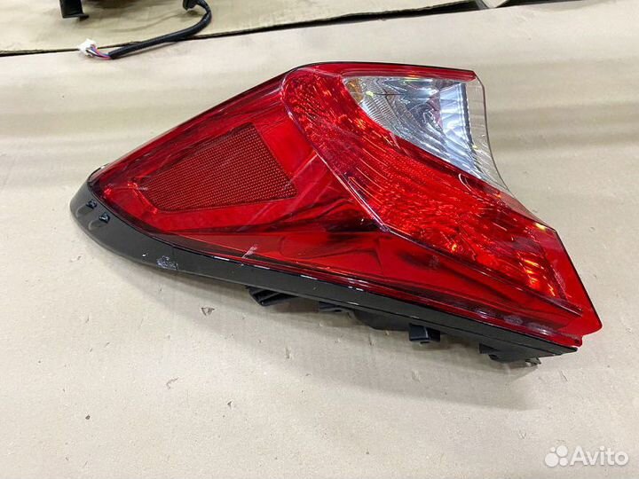 Задний левый фонарь Тойота схр