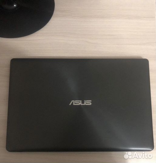 Ноутбук asus x550c