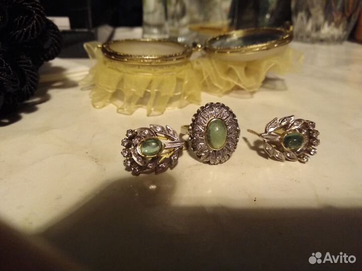 Комплект.брильянт и изумруд