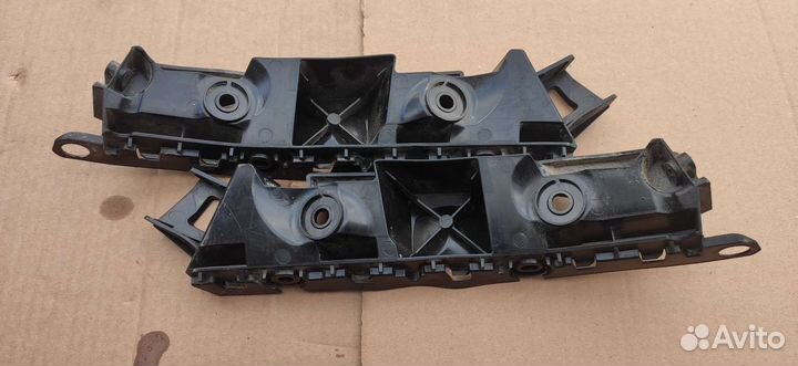 Кронштейны заднего бампера Skoda Karoq