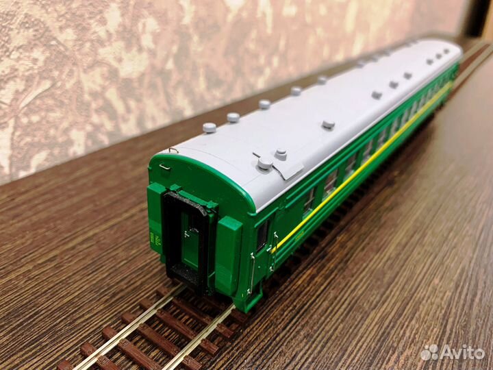 Вагон пассажирский Bachmann China HO 1/87