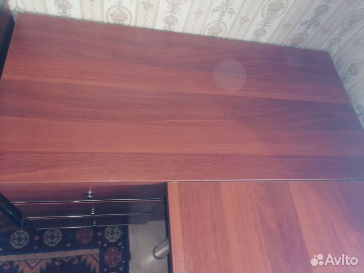 Письменный стол