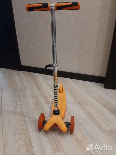 Самокат детский светящийся