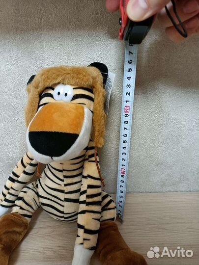 Тигр в шапке ушанке. Мягкая игрушка