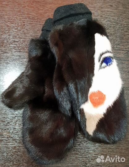 Норковые варежки с рисунками