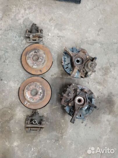 Усилитель бампера передний Hyundai Solaris 1