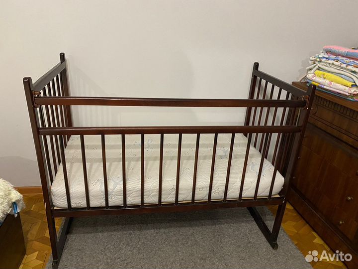 Детская кроватка