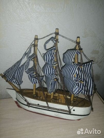 Парусник для интерьера