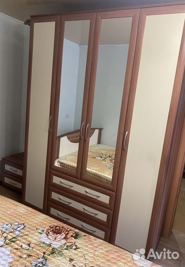 Спальный гарнитур