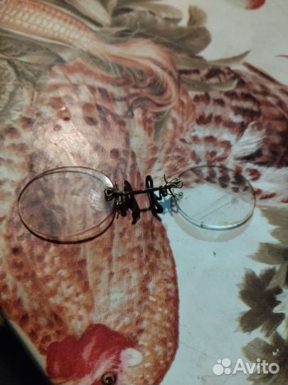 Очки пинсне