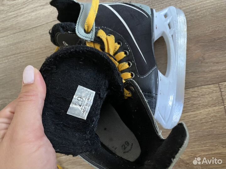 Хоккейные коньки ccm