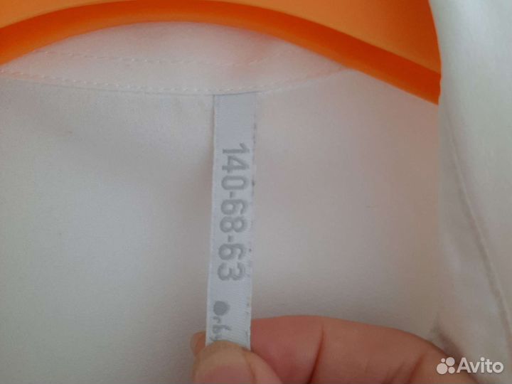 Белая кружевная блузка