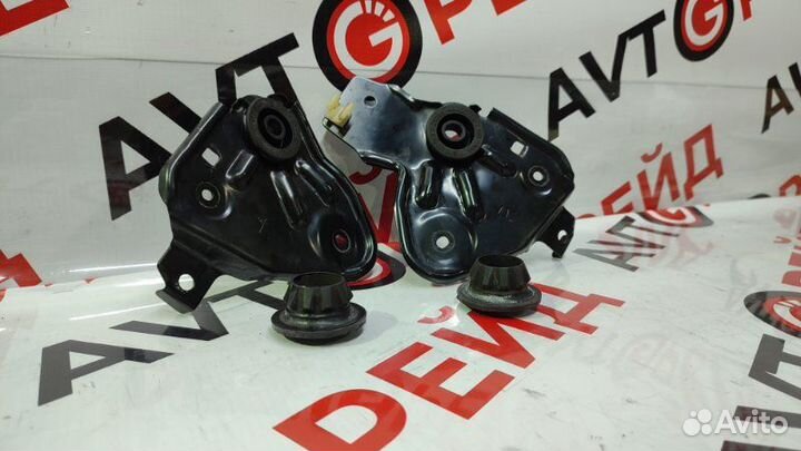 Крепление радиатора Nissan Bluebird Sylphy QG10