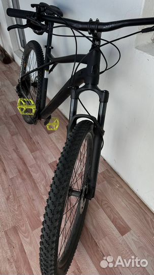 Велосипед GT avalanche expert 27.5