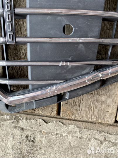 Решетка радиатора audi a4 b9