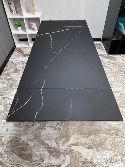 Столы и стулья