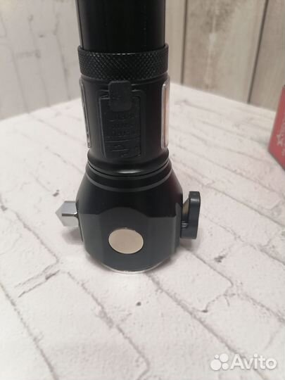 Тактический фонарь