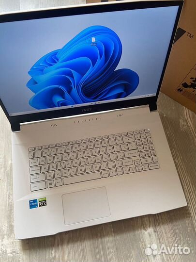 Msi sword 17,3 RTX 3050ti, i5-11, 16/512