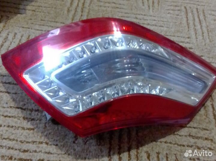 Задняя фара от машины нисан Теана